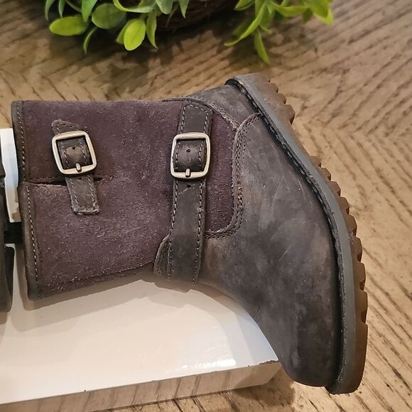 UGG Gray Boots Size 7 Excellent Condition - Picture 6 of 12